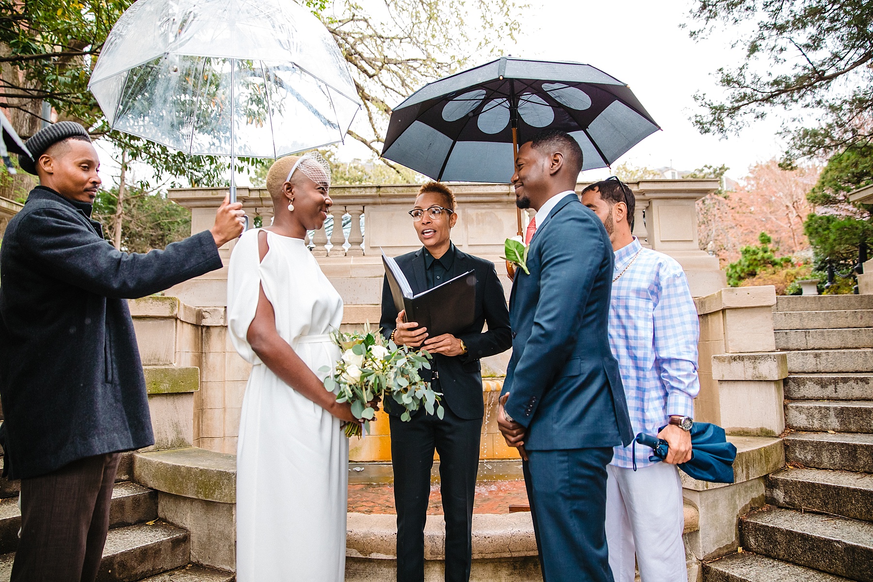 Damien Carter Photography photographs rainy elopement in DC